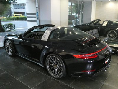 صورة 7 لـ 2017 Porsche 911