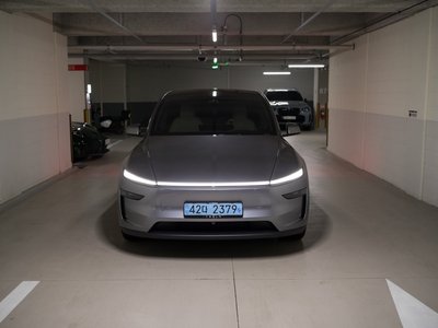 TESLA MODEL Y - 1