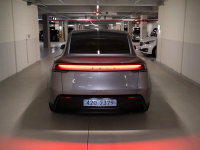 TESLA MODEL Y - 2