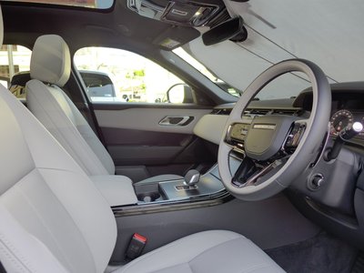 2025 LAND Rover RANGE ROVER VELAR — миниатюра 28