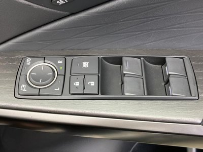 صورة مصغرة 36 لـ 2024 Lexus IS