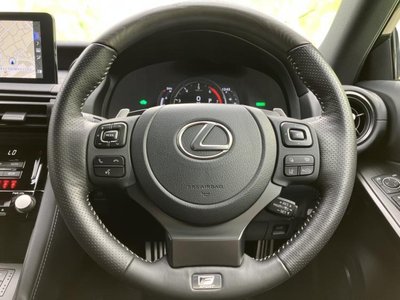 صورة مصغرة 15 لـ 2024 Lexus IS