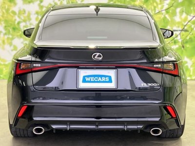 صورة مصغرة 44 لـ 2024 Lexus IS