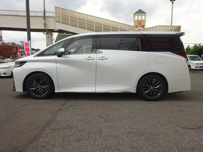 TOYOTA VELLFIRE - 9