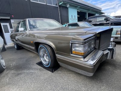 CADILLAC BROUGHAM - 7