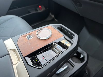 صورة 26 لـ 2022 BMW IX