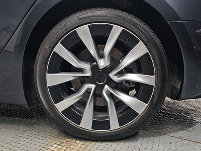 صورة 8 لـ 2025 Tesla MODEL 3