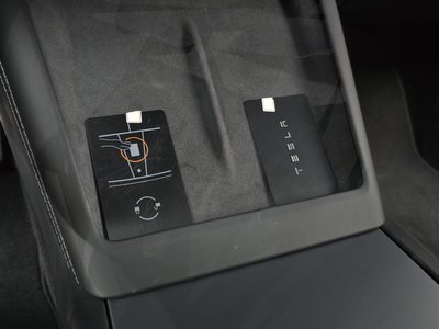 2025 Tesla MODEL 3 thumbnail 32