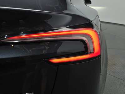 صورة 10 لـ 2025 Tesla MODEL 3