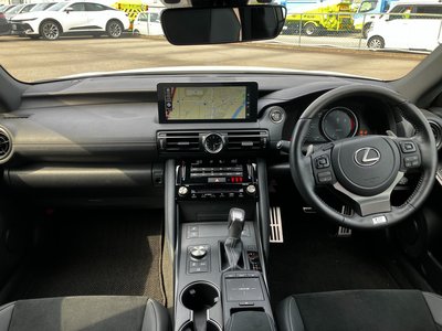 LEXUS IS - 9