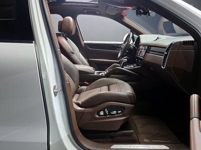 PORSCHE CAYENNE - 10