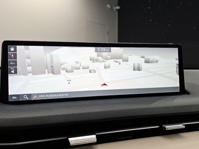 2023 Genesis GV70 thumbnail 15