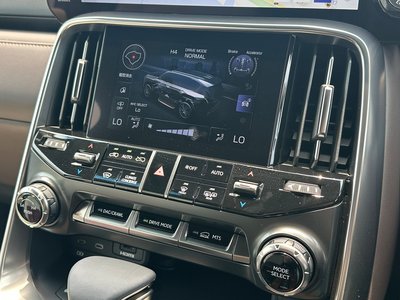 2026 Lexus LX — миниатюра 24