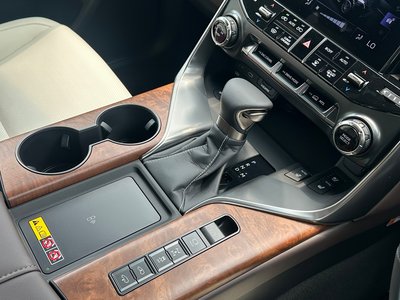 2026 Lexus LX — миниатюра 21