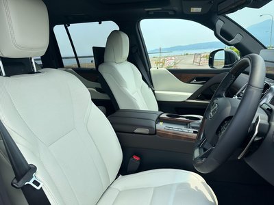 2026 Lexus LX — миниатюра 17