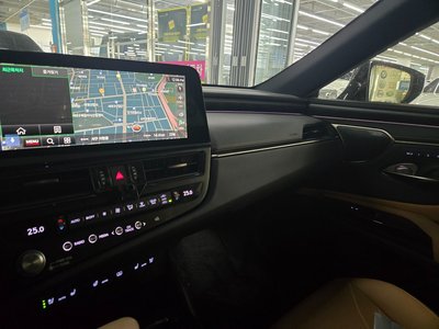صورة 6 لـ 2023 Lexus ES