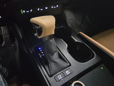 صورة 7 لـ 2023 Lexus ES