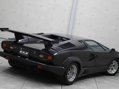 LAMBORGHINI COUNTACH - 10