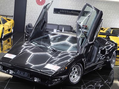 LAMBORGHINI COUNTACH - 4
