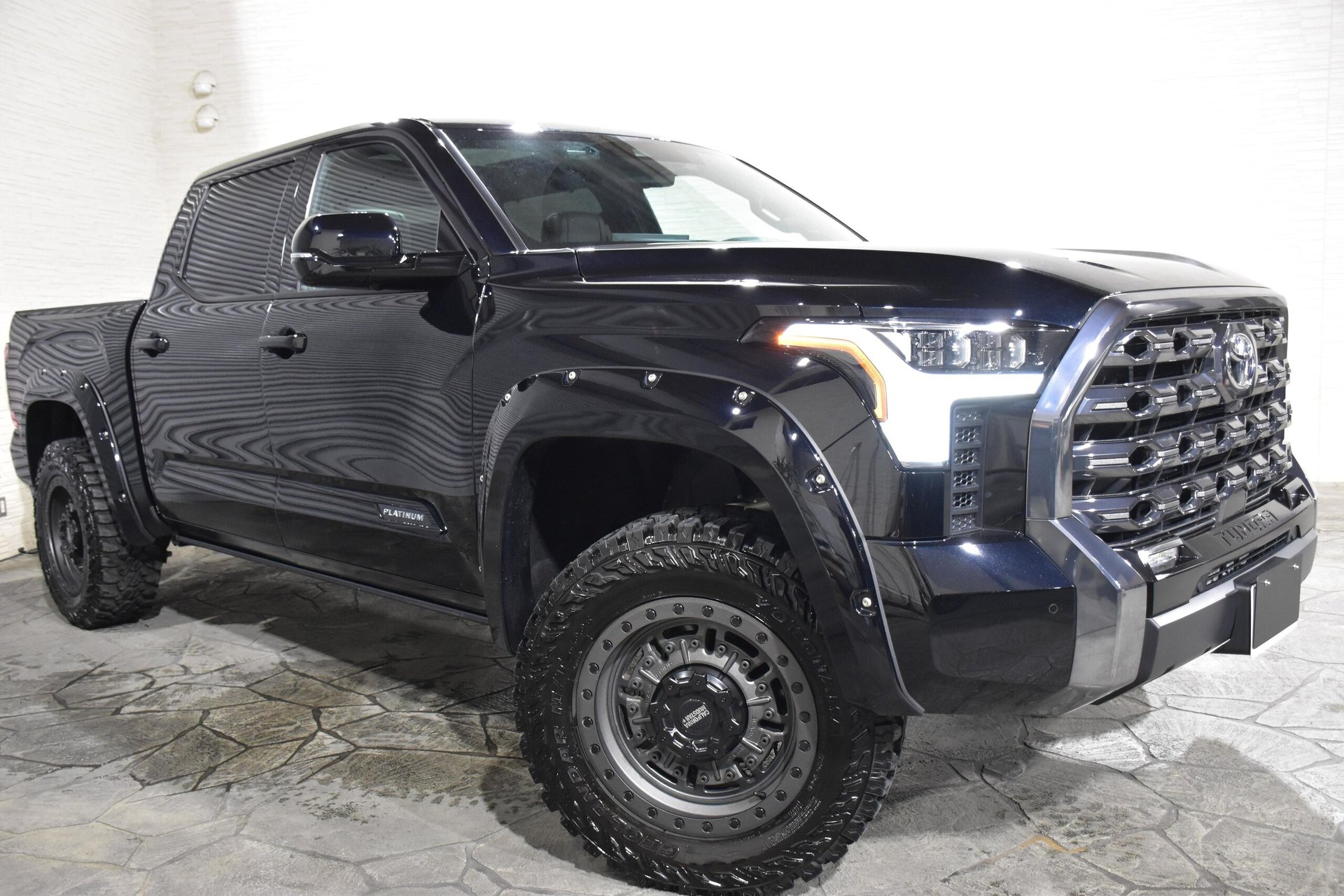 TOYOTA TUNDRA - View 1
