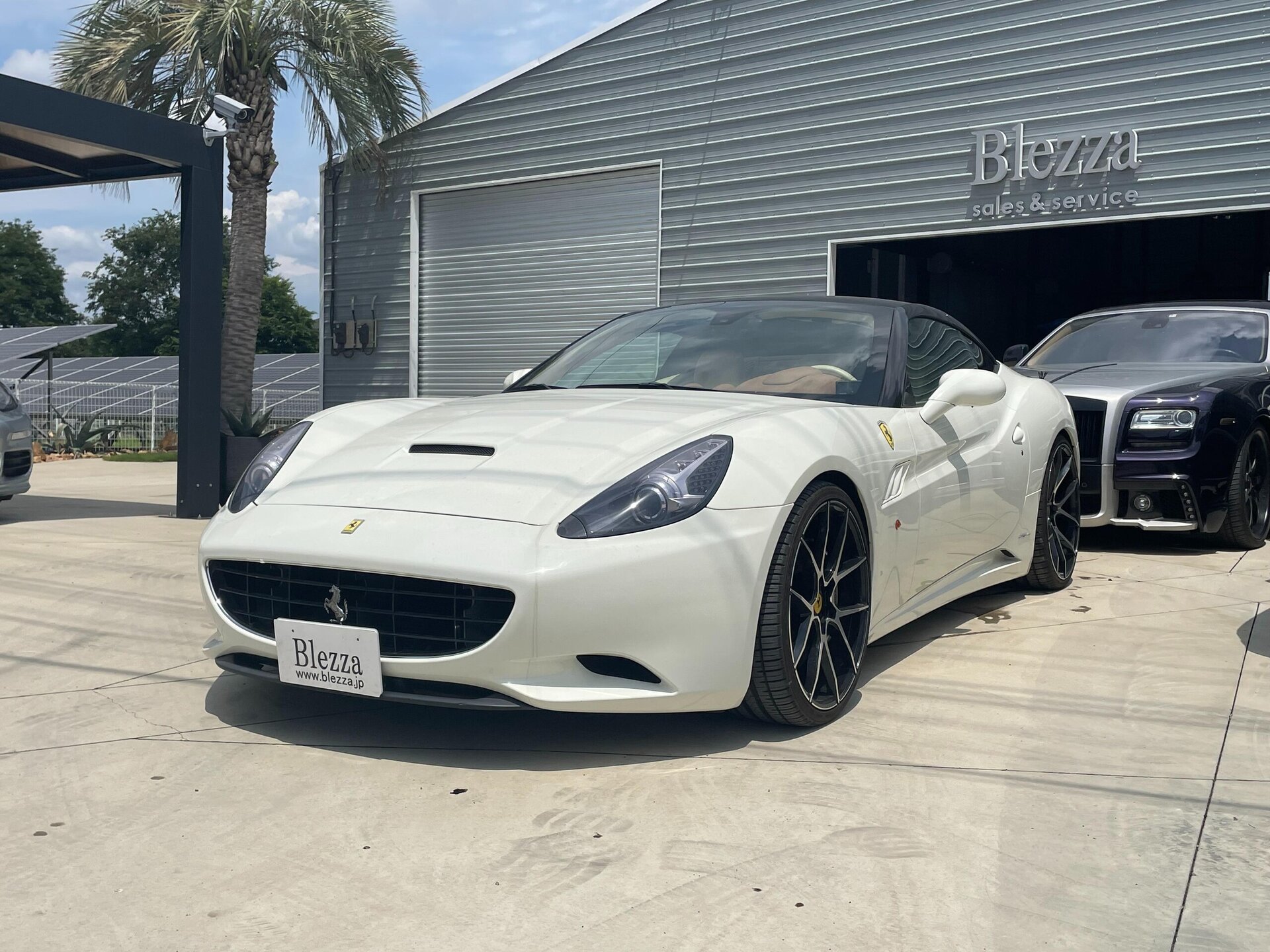 FERRARI CALIFORNIA - View 1