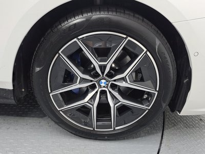 صورة 8 لـ 2025 BMW 5 SERIES