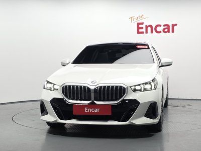 صورة 2 لـ 2025 BMW 5 SERIES