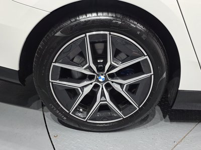 صورة 6 لـ 2025 BMW 5 SERIES