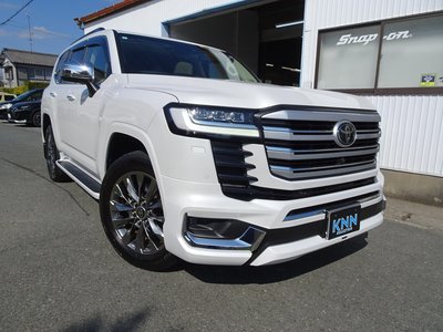 TOYOTA LAND CRUISER 300 - 1
