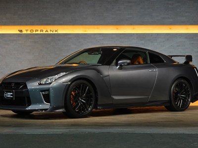 NISSAN GT-R - 2