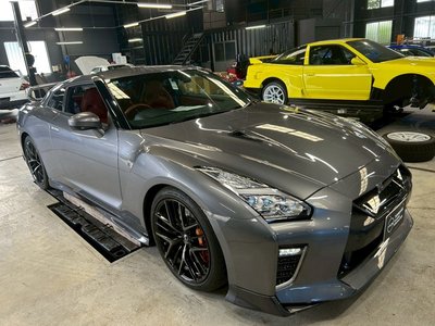 NISSAN GT-R - 2