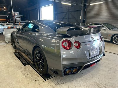 NISSAN GT-R - 4