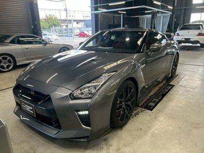 NISSAN GT-R - 1