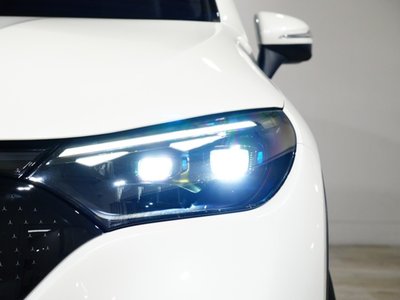 MERCEDES-BENZ EQE - 9