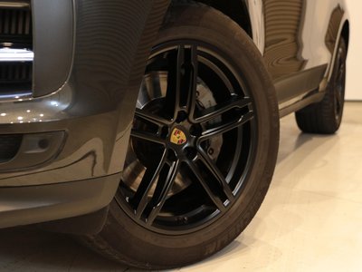 PORSCHE MACAN - 5