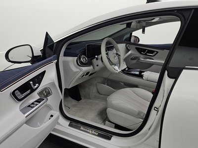 MERCEDES-BENZ EQE - 10