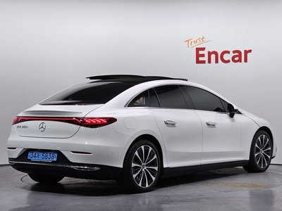 MERCEDES-BENZ EQE - 3