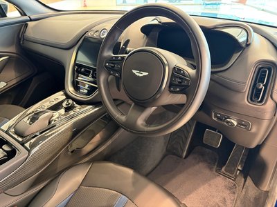 صورة 16 لـ 2024 Aston Martin DBX