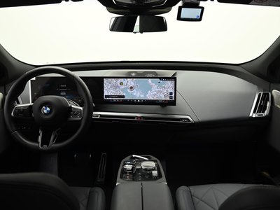 BMW IX - 4