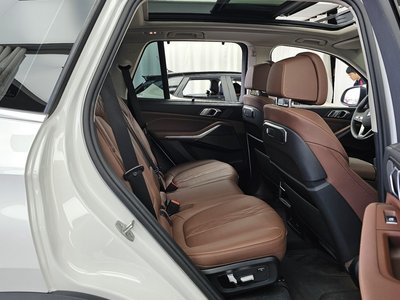 2024 BMW X5 thumbnail 12