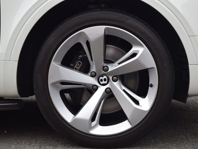 BENTLEY BENTAYGA - 9