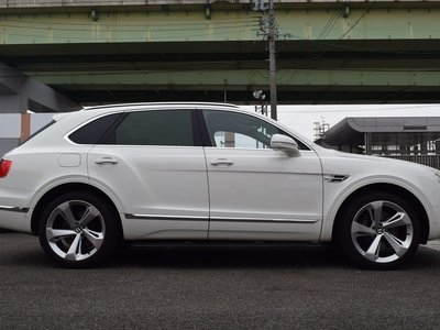 BENTLEY BENTAYGA - 8