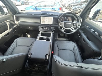 صورة 4 لـ 2025 LAND Rover DEFENDER