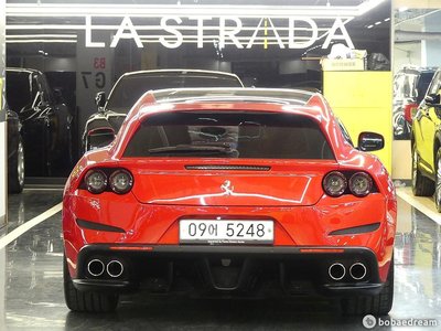 FERRARI GTC4 LUSSO - 4