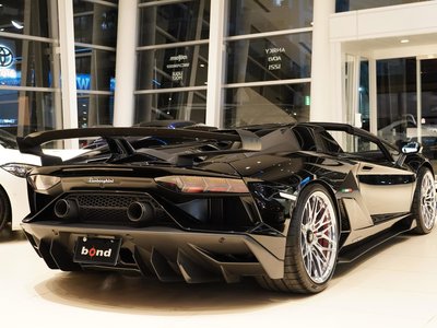 LAMBORGHINI AVENTADOR ROADSTER - 2