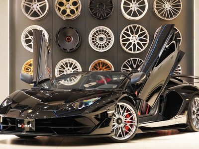 LAMBORGHINI AVENTADOR ROADSTER - 1
