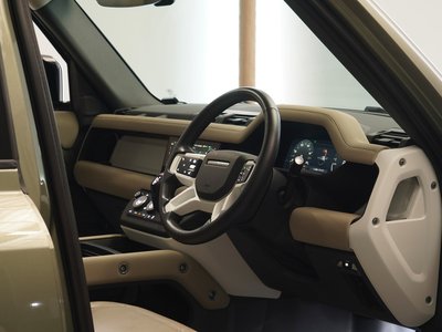LAND ROVER DEFENDER 2024 thumbnail 50