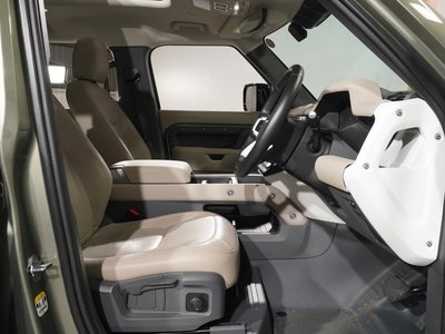 LAND ROVER DEFENDER 2024 thumbnail 17