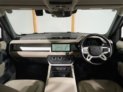 LAND ROVER DEFENDER 2024 thumbnail 2