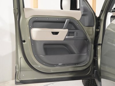 LAND ROVER DEFENDER 2024 thumbnail 27